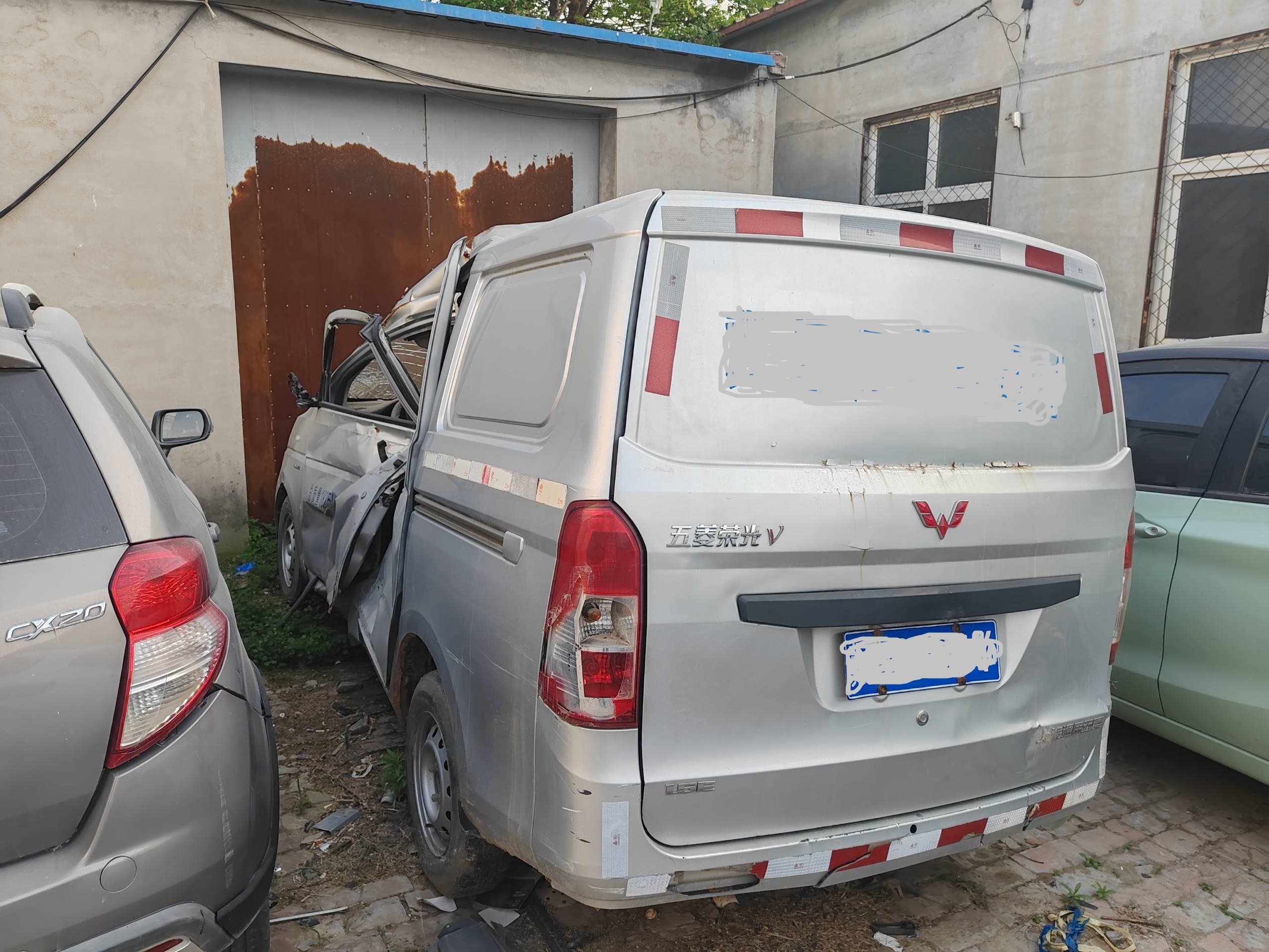 18年五菱牌厢式运输车